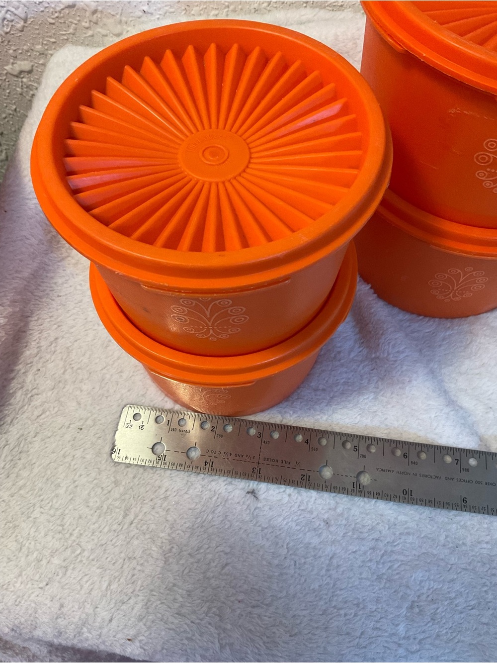 Vintage Tupperware
Retro Orange Servalier Canisters
Lot of 4
1297-14
1298-13 - Picture 3 of 9